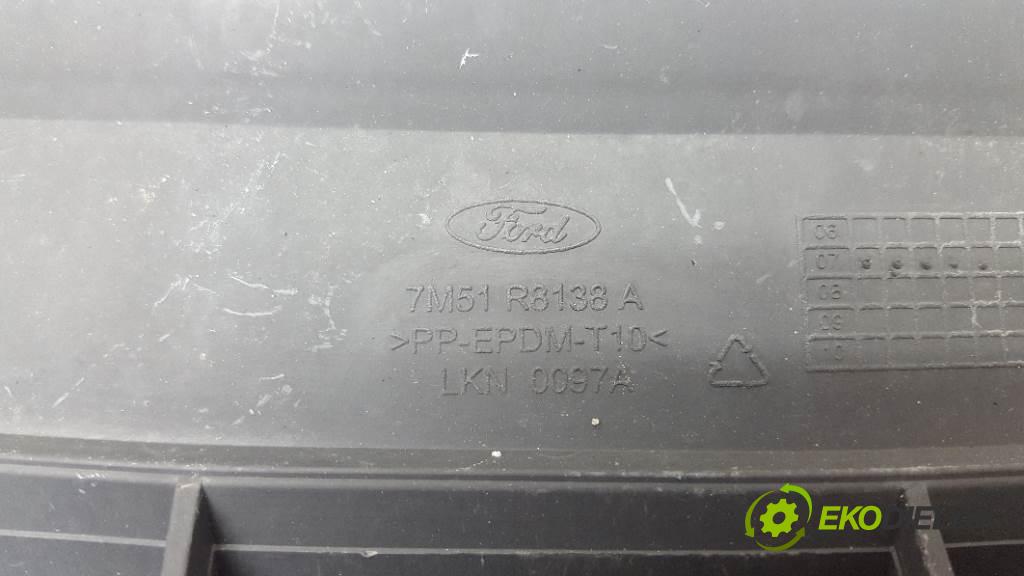 FORD FOCUS II C-MAX  2007 80kW    1560 mřížka maska 7M51R8138A (Mřížky (masky) chladičů)