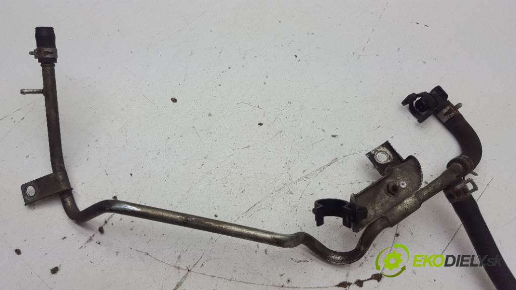 SUZUKI GRAND VITARA  2007 95kW    1870 rúrka turba RURKA PRZEWÓD KRÓCIEC  (Hadice)