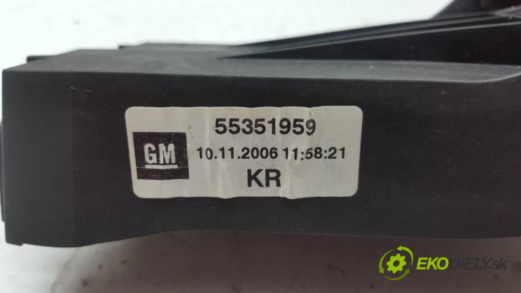 OPEL ZAFIRA  2007 110kW    1910 VOLIČ: 55351959