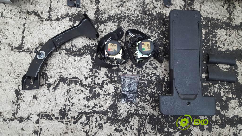 OPEL ZAFIRA  2007 110kW    1910 Sedadlo zad III RZĄD (Sedačky, sedadlá)