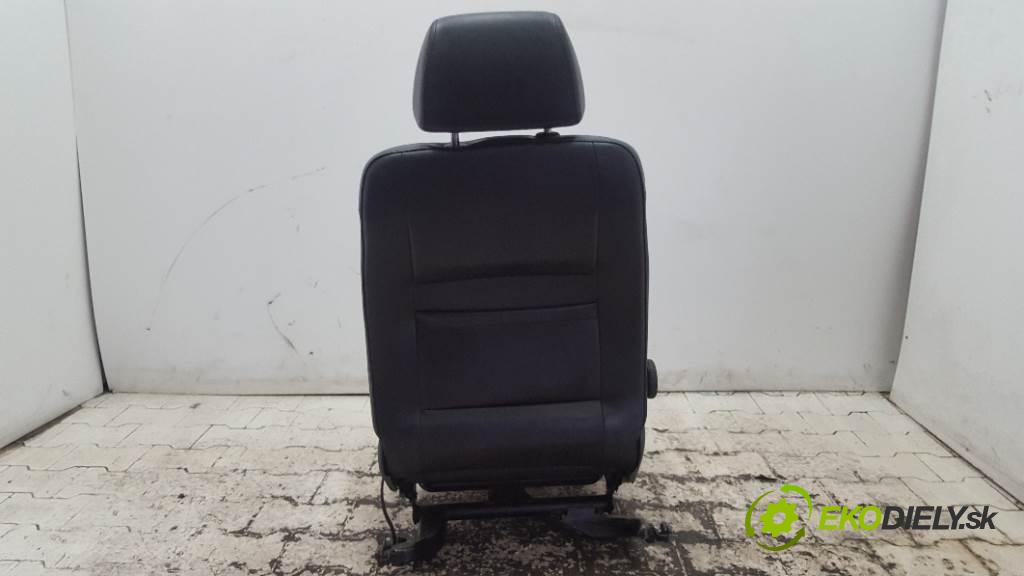 VOLKSWAGEN PASSAT B5  2003 96kW    1896 Sedadlo pravy  (Sedačky, sedadlá)