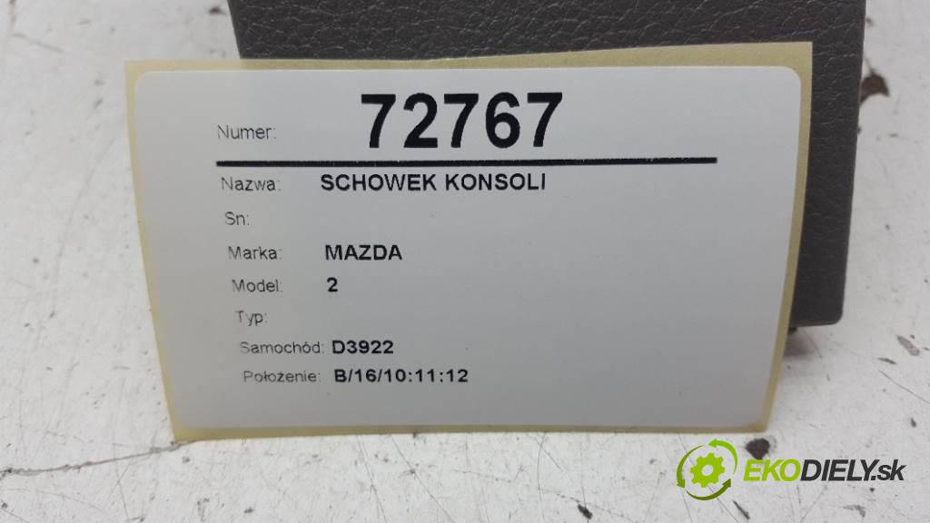 MAZDA 2  2005 74kW    1596 Priehradka, kastlík prístrojovky