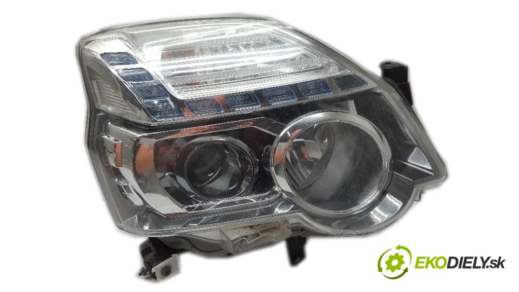 NISSAN X-TRAIL  2011 127kW    1995 Svetlomet pravy XENON (Pravé)