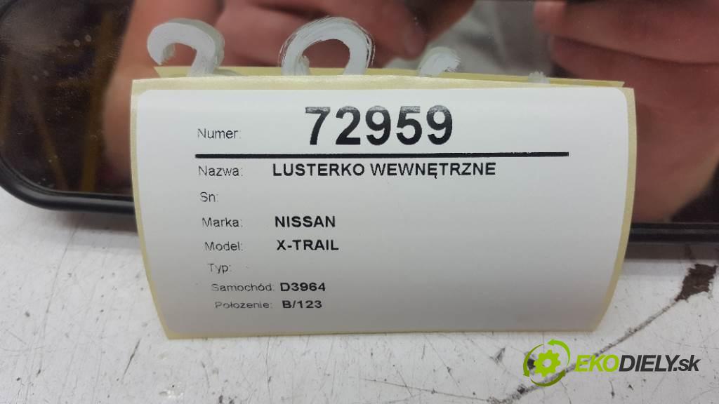 NISSAN X-TRAIL  2011 127kW    1995 zpětné zrcátko vnitřní  (Světla vnitřní)