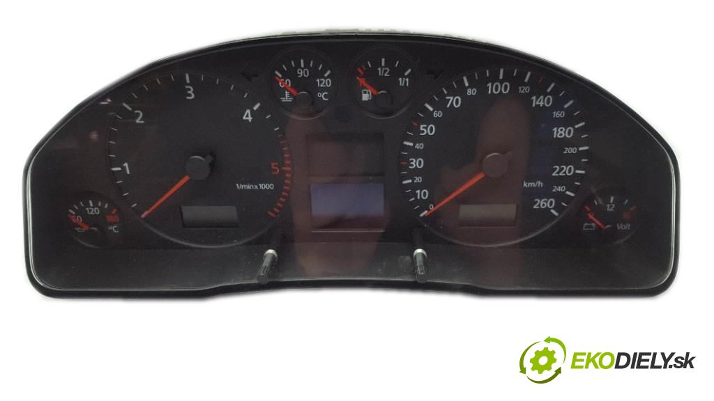 AUDI A6  2001 110kW    2496 Prístrojovka 4B0920900JX (Prístrojové dosky, displeje)