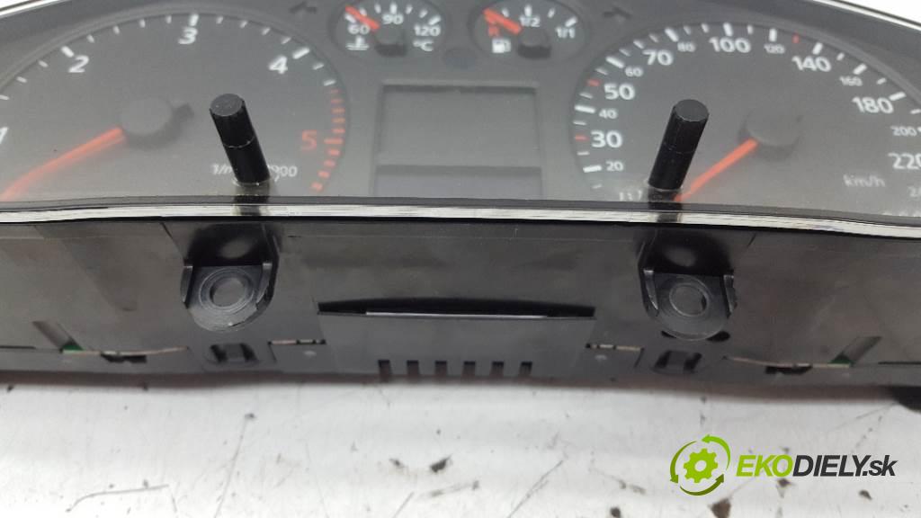AUDI A6  2001 110kW    2496 Prístrojovka 4B0920900JX (Prístrojové dosky, displeje)