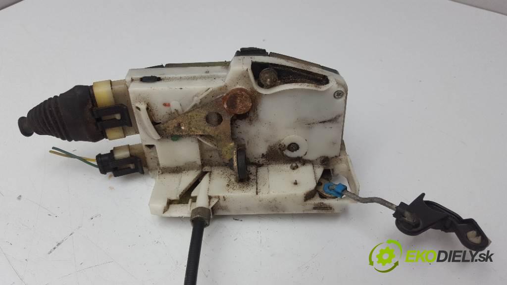 ALFA ROMEO 166  1999 151 kW   1996 zámok přední část pravý 7PIN