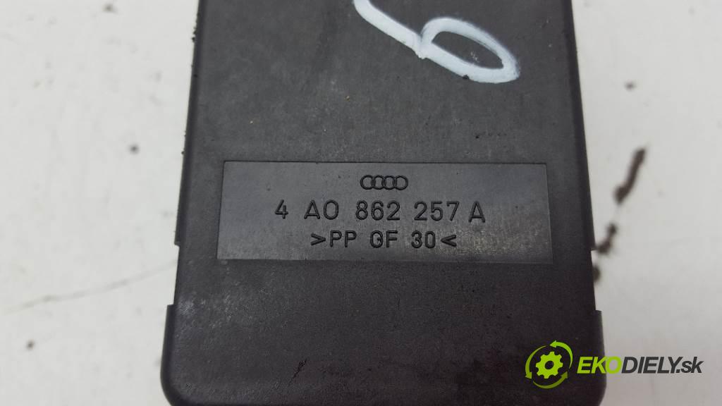 AUDI A4  1995 74kW    1595 pumpa centrálneho zámku 4A0862257A (Riadiace jednotky centrálneho zámku)