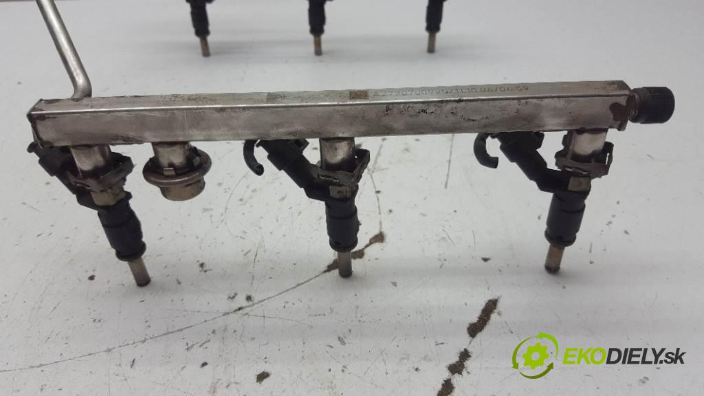 MERCEDES-BENZ W211  2006 170kW     2996 Lišta vstrekovacia 272070099 (Vstrekovacie lišty)