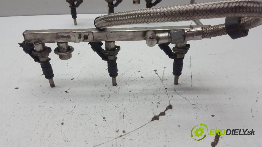 MERCEDES-BENZ W211  2006 170kW     2996 Lišta vstrekovacia 272070099 (Vstrekovacie lišty)