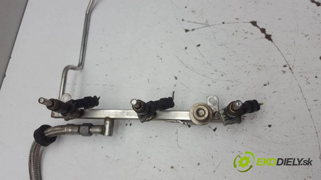 MERCEDES-BENZ W211  2006 170kW     2996 Lišta vstrekovacia 272070099 (Vstrekovacie lišty)