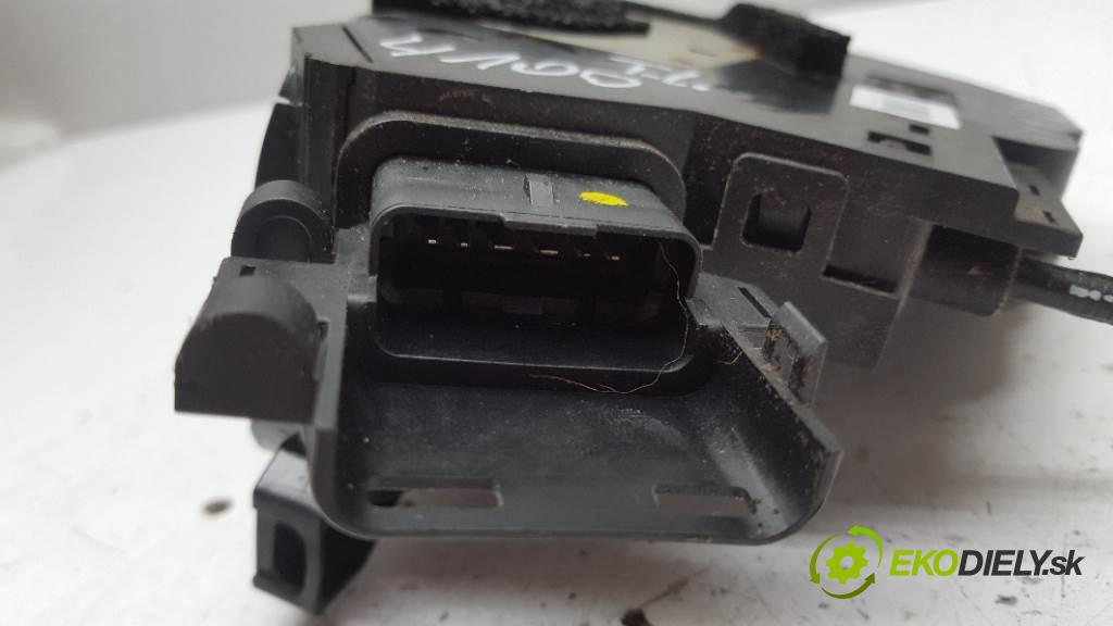 RENAULT FLUENCE  2010 103kW    1997 zámok zadní část levý 825030019R 6PIN