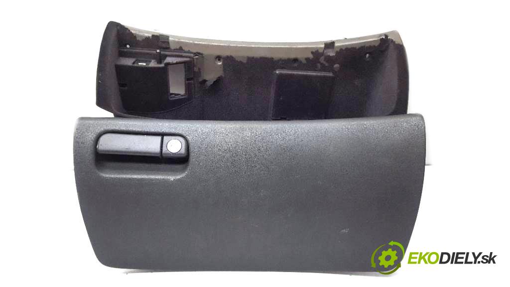 LANCIA LC 2  2000 129kW    2446 Priehradka, kastlík spolujazdca  (Priehradky, kastlíky)