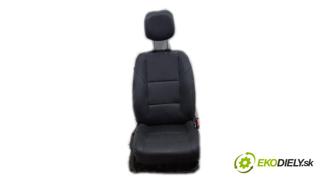 RENAULT FLUENCE  2010 103kW    1997 Sedadlo pravy  (Sedačky, sedadlá)