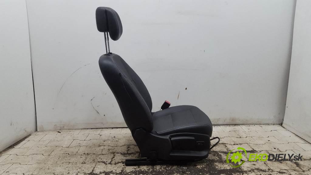 RENAULT FLUENCE  2010 103kW    1997 Sedadlo pravy  (Sedačky, sedadlá)