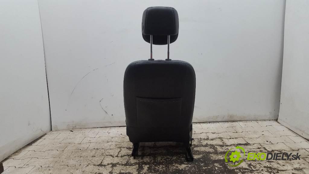 RENAULT FLUENCE  2010 103kW    1997 Sedadlo pravy  (Sedačky, sedadlá)