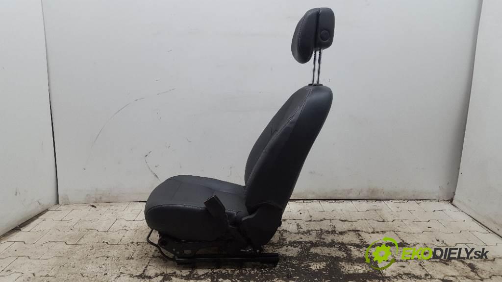 RENAULT FLUENCE  2010 103kW    1997 Sedadlo pravy  (Sedačky, sedadlá)