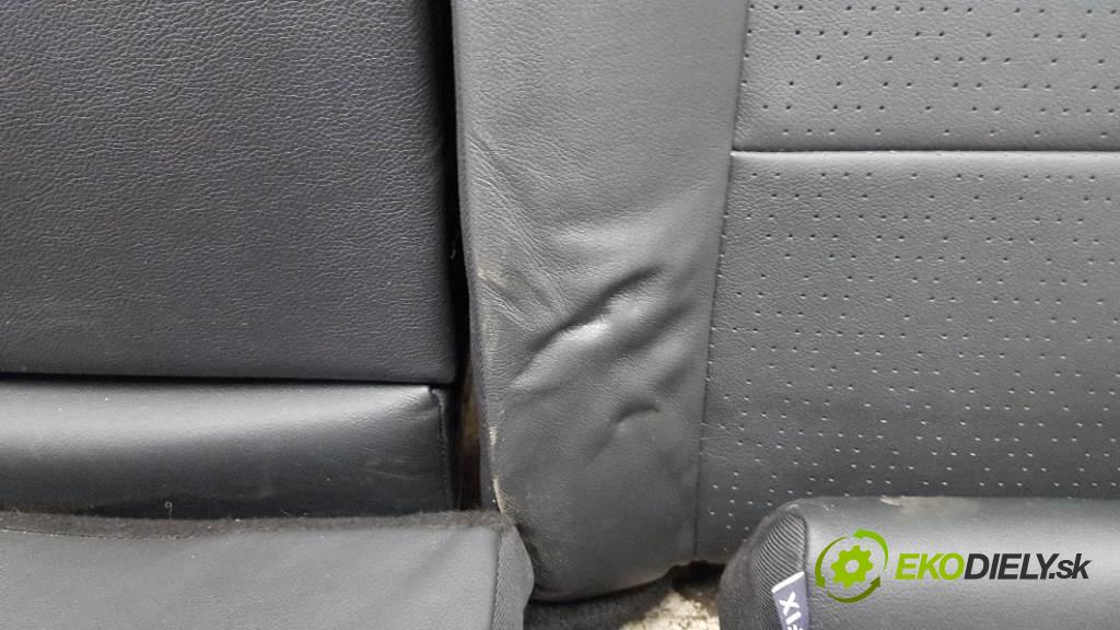 RENAULT FLUENCE  2010 103kW    1997 Sedadlo zad  (Sedačky, sedadlá)