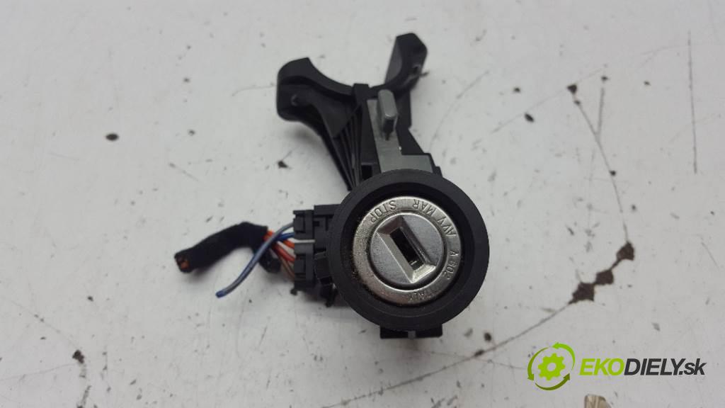 FIAT PUNTO II  2011 57kW    1368 spinačka  (Spínacie skrinky a kľúče)