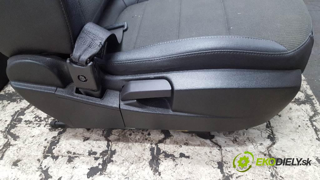 OPEL INSIGNIA  2009 118kW    1956 sedadla sedačky + sedadlo
