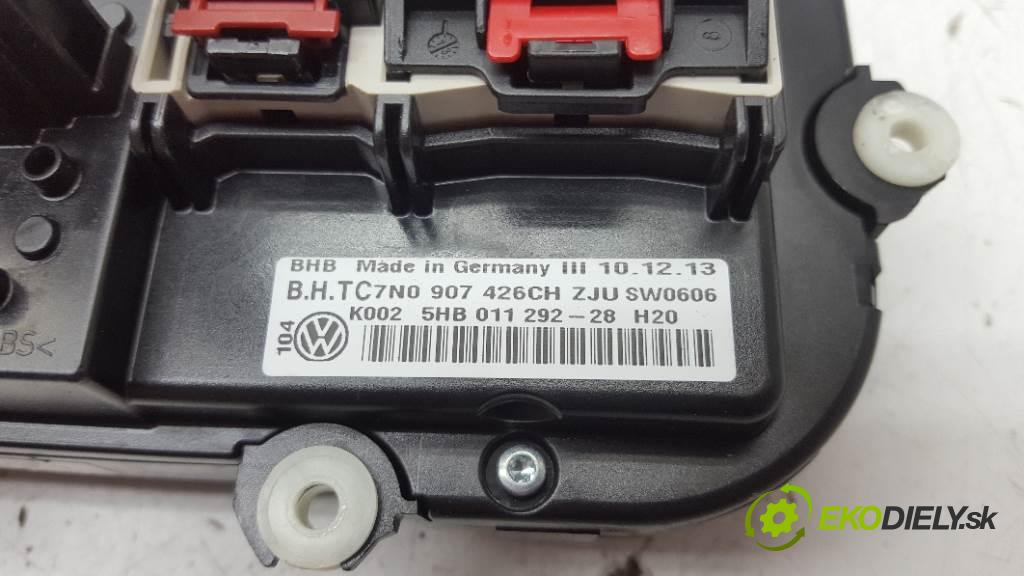 VOLKSWAGEN CADDY  2015 75kW    1598 Panel ovládania kúrenia 5HB011292 (Prepínače, spínače, tlačidlá a ovládače kúrenia)