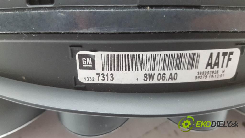 OPEL INSIGNIA  2009 118kW    1956 Prístrojovka 13327313 (Prístrojové dosky, displeje)