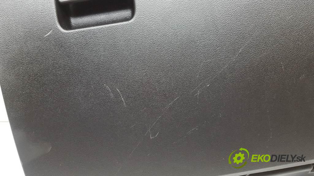 OPEL INSIGNIA  2009 118kW    1956 Priehradka, kastlík spolujazdca  (Priehradky, kastlíky)