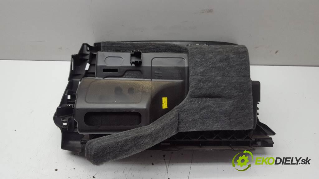 OPEL INSIGNIA  2009 118kW    1956 Priehradka, kastlík spolujazdca  (Priehradky, kastlíky)