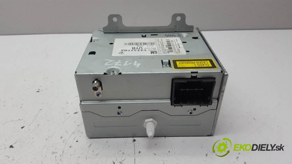 OPEL INSIGNIA  2009 118kW    1956 RADIO 13332702 (Audio zariadenia)