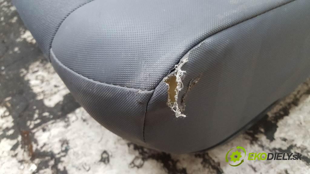 PEUGEOT PARTNER  2014 66kW   1560 Sedadlo zad  (Sedačky, sedadlá)