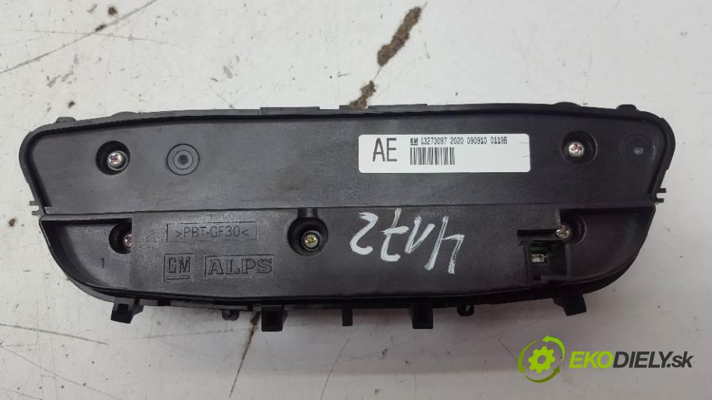 OPEL INSIGNIA  2009 118kW    1956 Panel ovládania kúrenia 13273097 (Prepínače, spínače, tlačidlá a ovládače kúrenia)