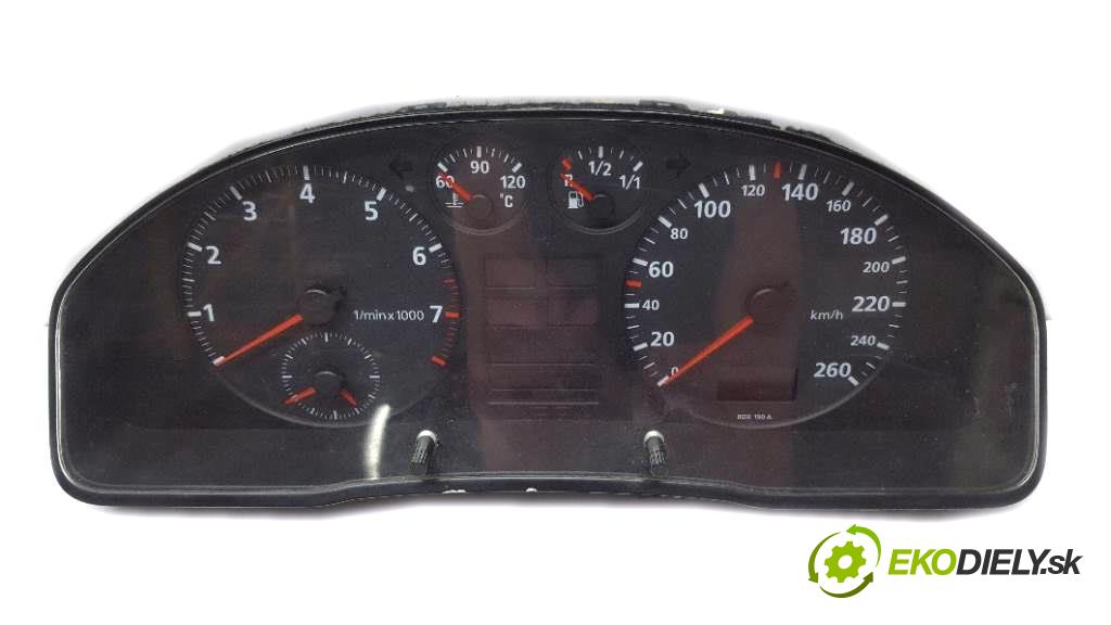 AUDI A4 B5  1996 92kW   1781 Prístrojovka 8D9919033C (Prístrojové dosky, displeje)