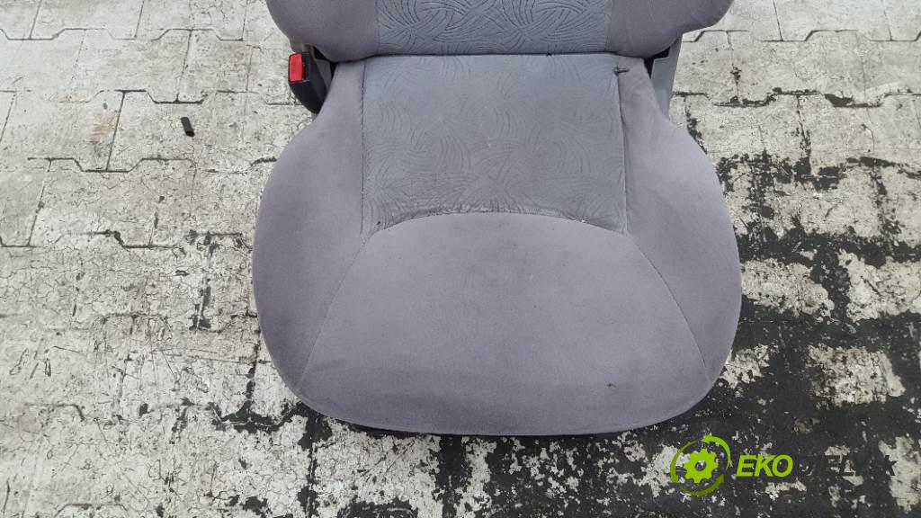 NISSAN ALMERA TINO  2001 84kW    1769 Sedadlo ľavy  (Sedačky, sedadlá)