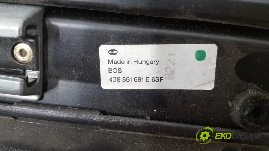 AUDI A6 C5   110 kW    1781 Roleta 4B9861691E (Rolety kufra)