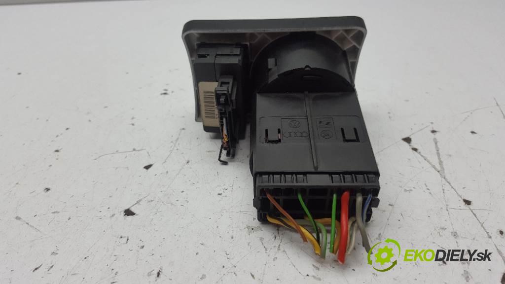 AUDI A6 C5   110 kW    1781 Prepínač svetiel 4B1941531C (Prepínače, spínače, tlačidlá a ovládače kúrenia)