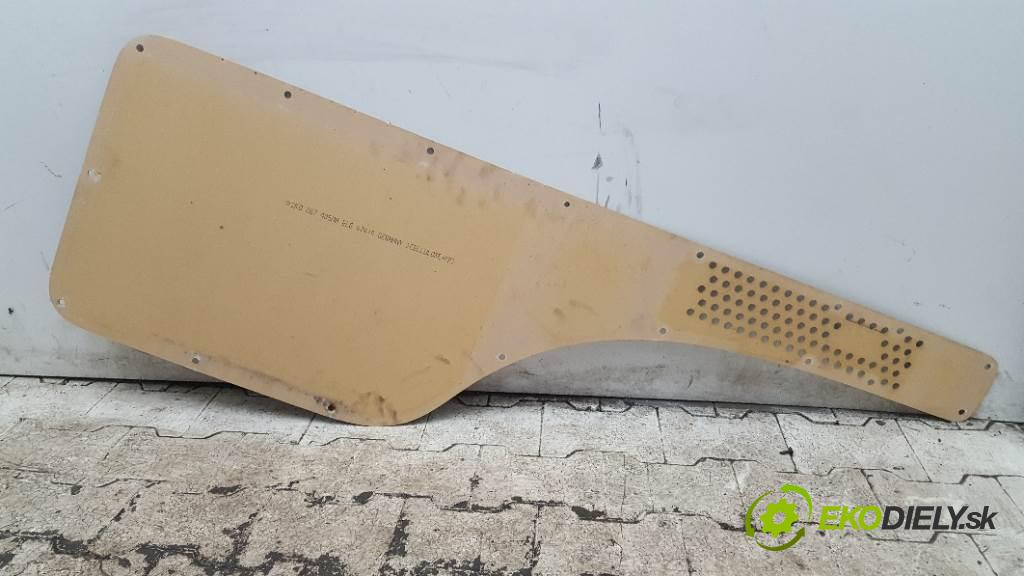 VOLKSWAGEN CADDY  2010 51kW    1968 Clona stĺpika zad pravá 2K0867405A