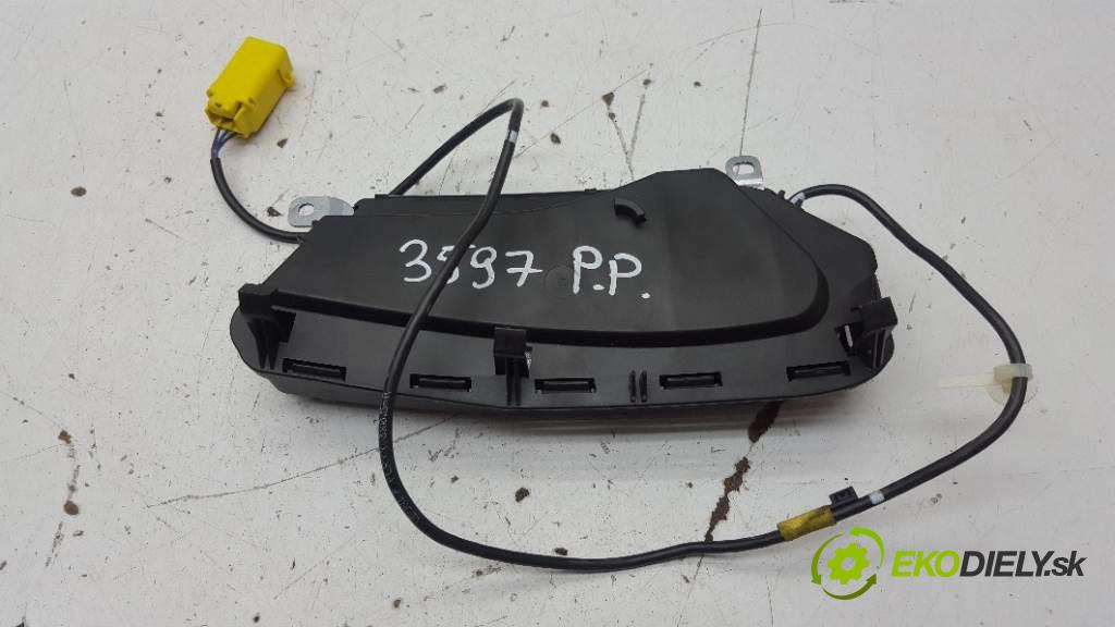 SKODA FABIA  2009 51kW    1198 AirBag sedačky pravá airbag 6Q0880242B