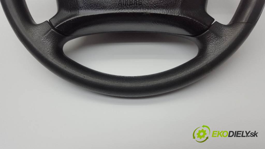 BMW 3 E46  2001 100kW  1951 volant kůže