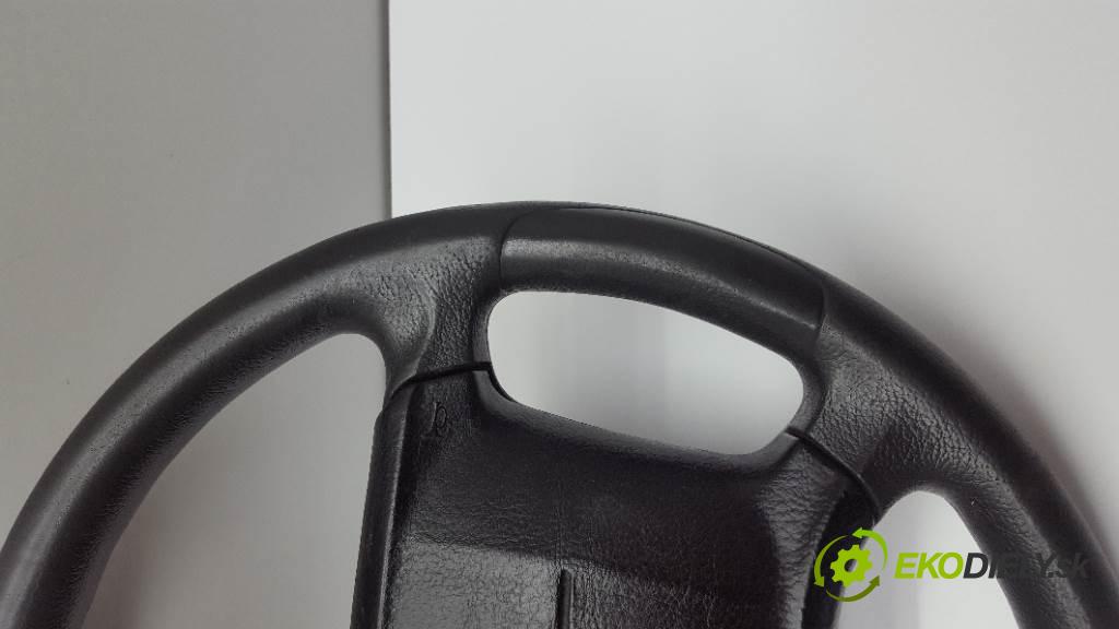 BMW 3 E46  2001 100kW  1951 volant kůže