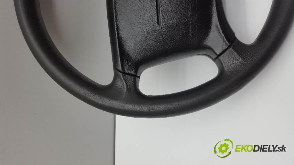 BMW 3 E46  2001 100kW  1951 volant kůže