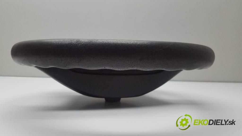 BMW 3 E46  2001 100kW  1951 volant kůže