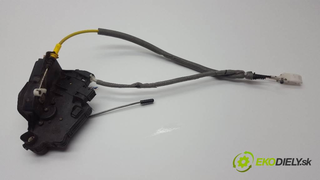 BMW 3 E46  2001 100kW  1951 zámok přední část levý 7PIN