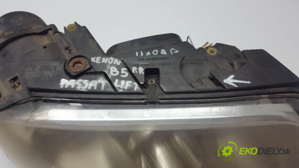 VOLKSWAGEN PASSAT B5  2003 110kW    2496 Svetlomet pravy XENON (Pravé)
