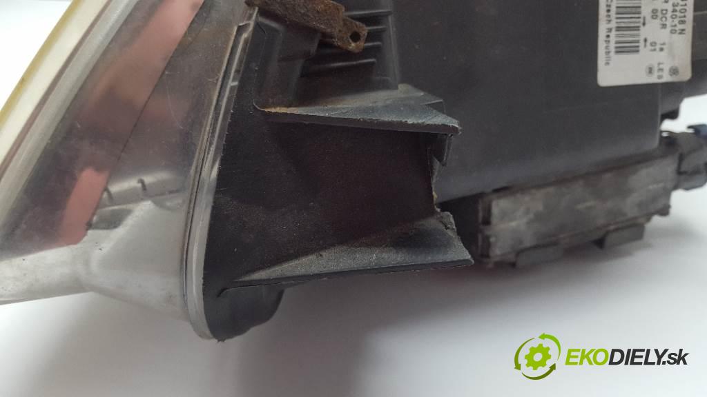 VOLKSWAGEN PASSAT B5  2003 110kW    2496 Svetlomet pravy XENON (Pravé)