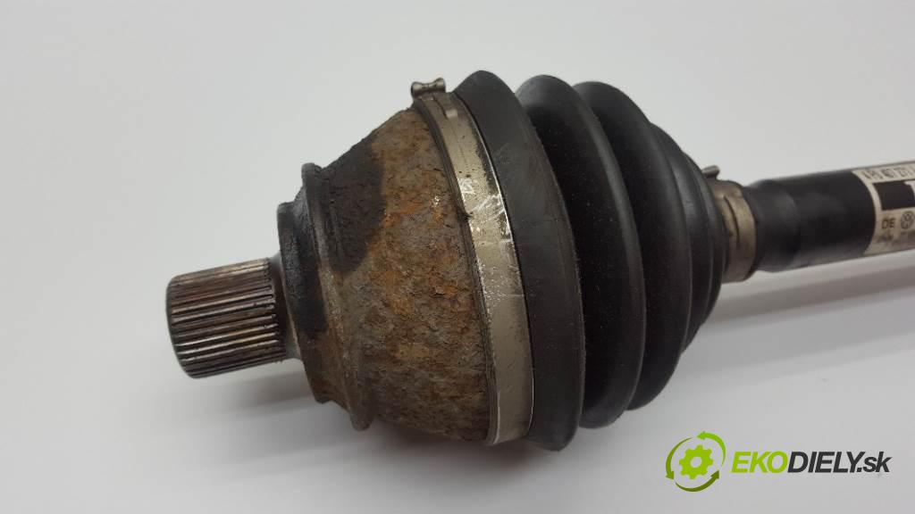 AUDI A6 C5 1999 110kW C5 1781 poloos levá strana 4F0407271J (Poloosy)
