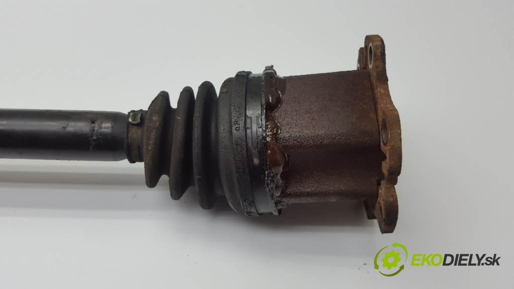 AUDI A6 C5 1999 110kW C5 1781 poloos levá strana 4F0407271J (Poloosy)