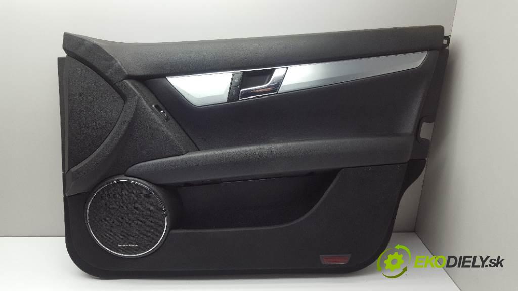 MERCEDES-BENZ C320 CDI W 204 2007 165kW W 204 2987 čalúnenie predný pravy