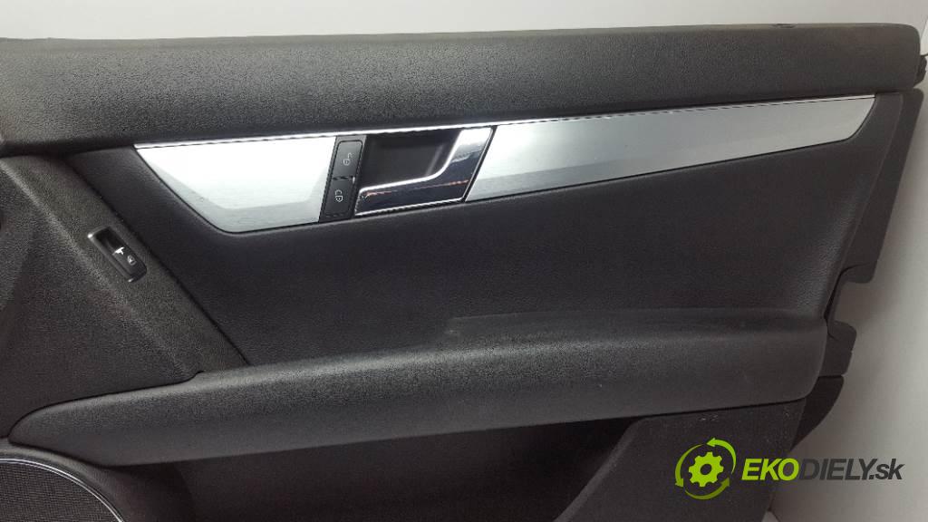 MERCEDES-BENZ C320 CDI W 204 2007 165kW W 204 2987 čalúnenie predný pravy