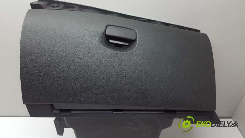 RENAULT MEGANE III 2012 81kW III 1598 Priehradka, kastlík spolujazdca  (Priehradky, kastlíky)