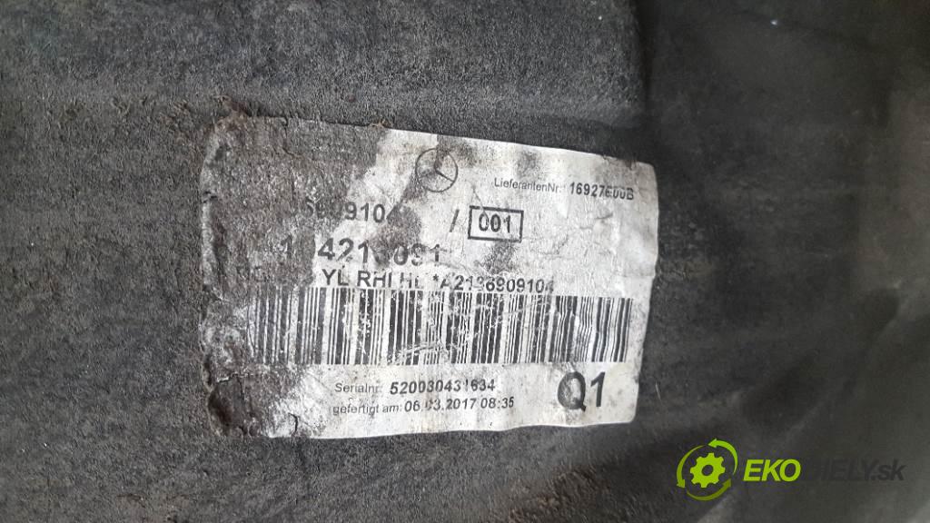 MERCEDES-BENZ E200  2017 110kW   1950 podblatník levé zadní část 2136909104